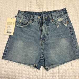 Dr denim Nora shorts new with tags size 24